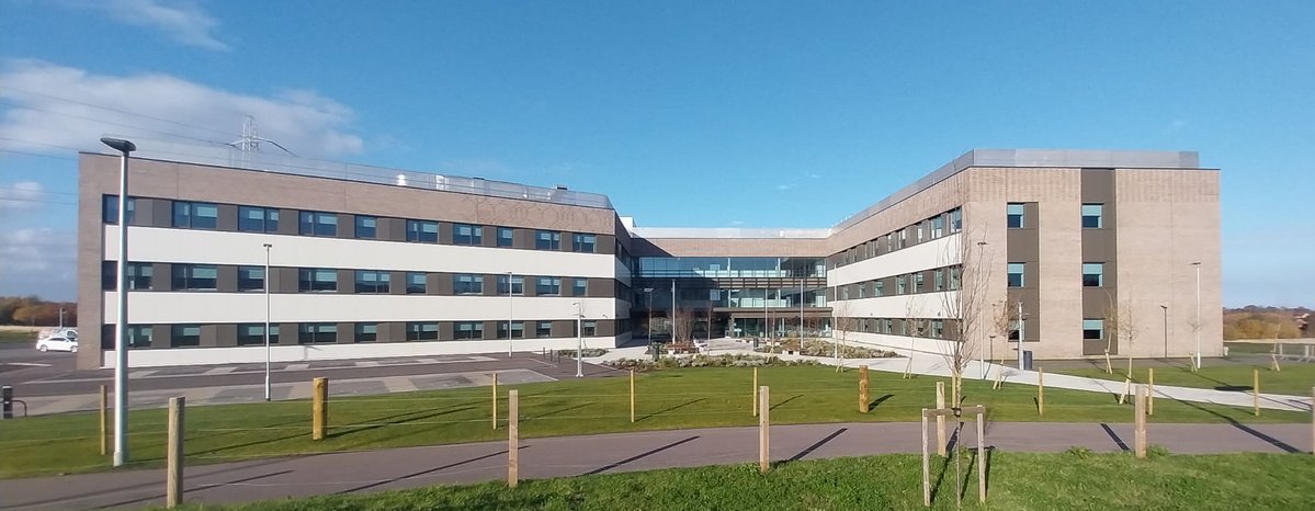 QueenMargaretUni tweet media