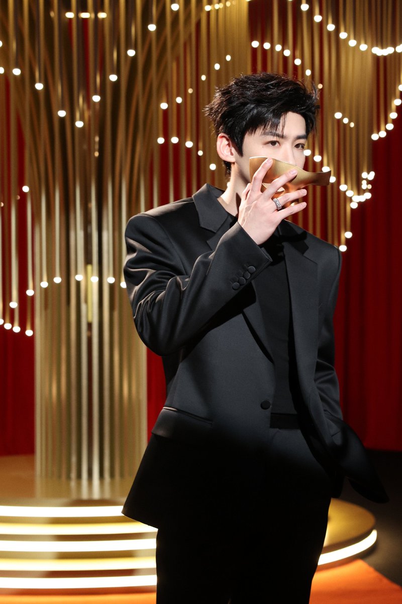 hourly bai jingting tweet media