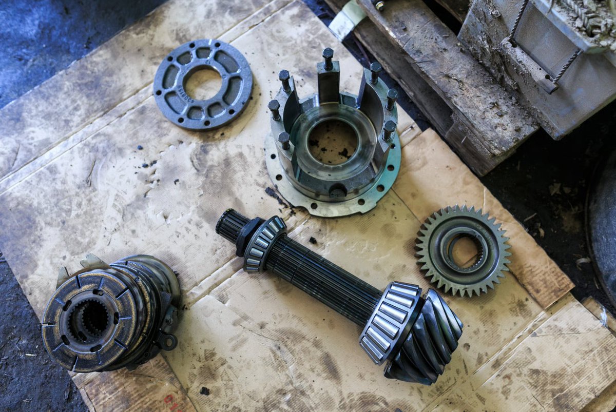 SovereignGears's tweet photo. Need accurate torque transfer on shafts? Splines provide positive drive without slippage, ideal for heavy-duty equipment. Find out what is possible: https://t.co/DfkRyrBn8t #Drivetrain #Industrial https://t.co/IR7rvzH81c