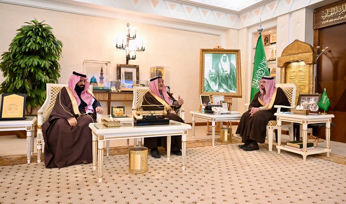 EmarahAlQassim's tweet photo. بارك سموه توقيع الاتفاقية، مؤكدًا أهمية تكامل الجهود بين الجهات الحكومية والقطاع الخاص لتحقيق مستهدفات المبادرات البيئية، وتنمية الغطاء النباتي بما يتواءم مع مستهدفات رؤية السعودية 2030 ومبادرات السعودية الخضراء..

سمو #أمير_منطقة_القصيم يرعى توقيع اتفاقية بين فرع وزارة البيئة والمياه والزراعة بالمنطقة وشركة غارس القابضة لدعم مبادرة «أرض القصيم خضراء».