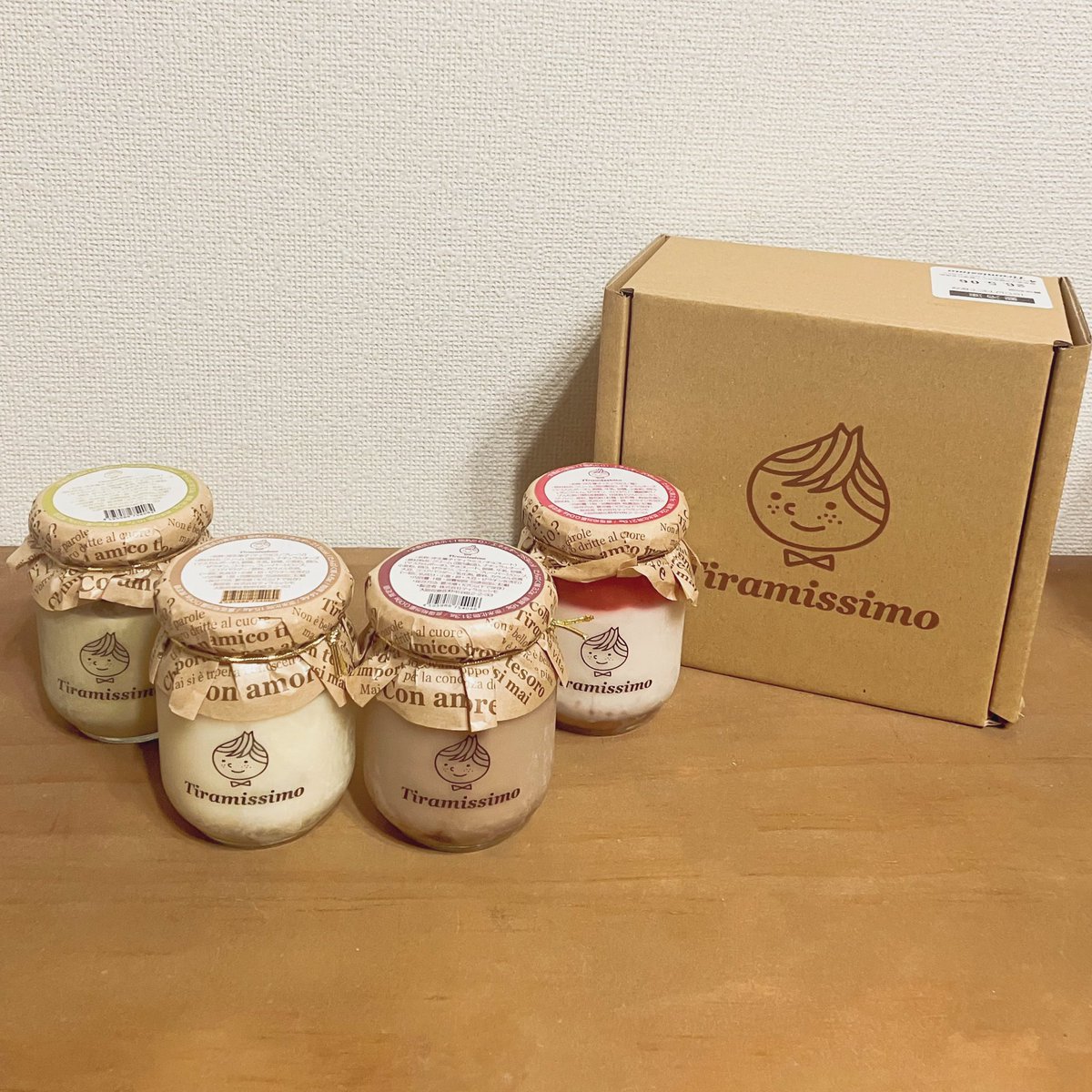 だら子さんから贈り物をいただきました😸
めっっっっっちゃうれしい！！！！

ティラミッシモ食べてみたかったからエスパーかとビックリしました笑
さすがマドモアゼルだら子さん🔮

だら子さんありがとぅぅぅーーっ(絶叫)
夢の国の近くから北国まで届け📣

いろんな人の優しさに生かされてる私です🐾