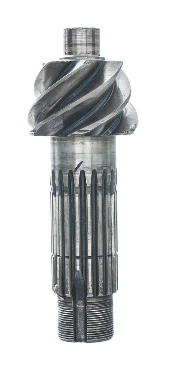SovereignGears's tweet photo. Need accurate torque transfer on shafts? Splines provide positive drive without slippage, ideal for heavy-duty equipment. Find out what is possible: https://t.co/DfkRyrBn8t #Drivetrain #Industrial https://t.co/IR7rvzH81c