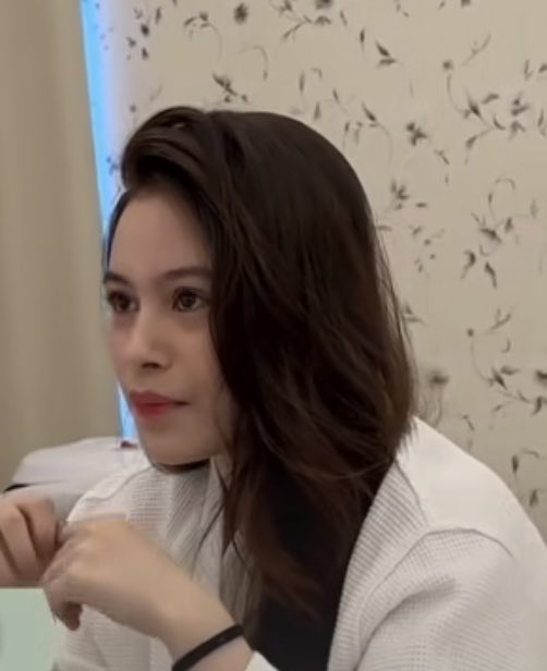 Jaeda73's tweet photo. Ang ganda ganda mo Miss Maem😭💛

ENGAGE HERE:

https://t.co/QZP4Fk5otQ
#KrystalMejes @krystamejesz https://t.co/3dNg54NmF5