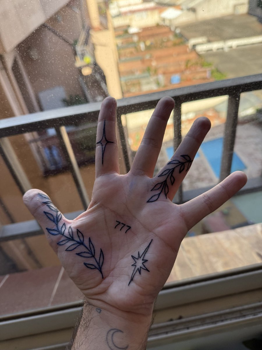 soɔɹɐɯ🥀 tweet media