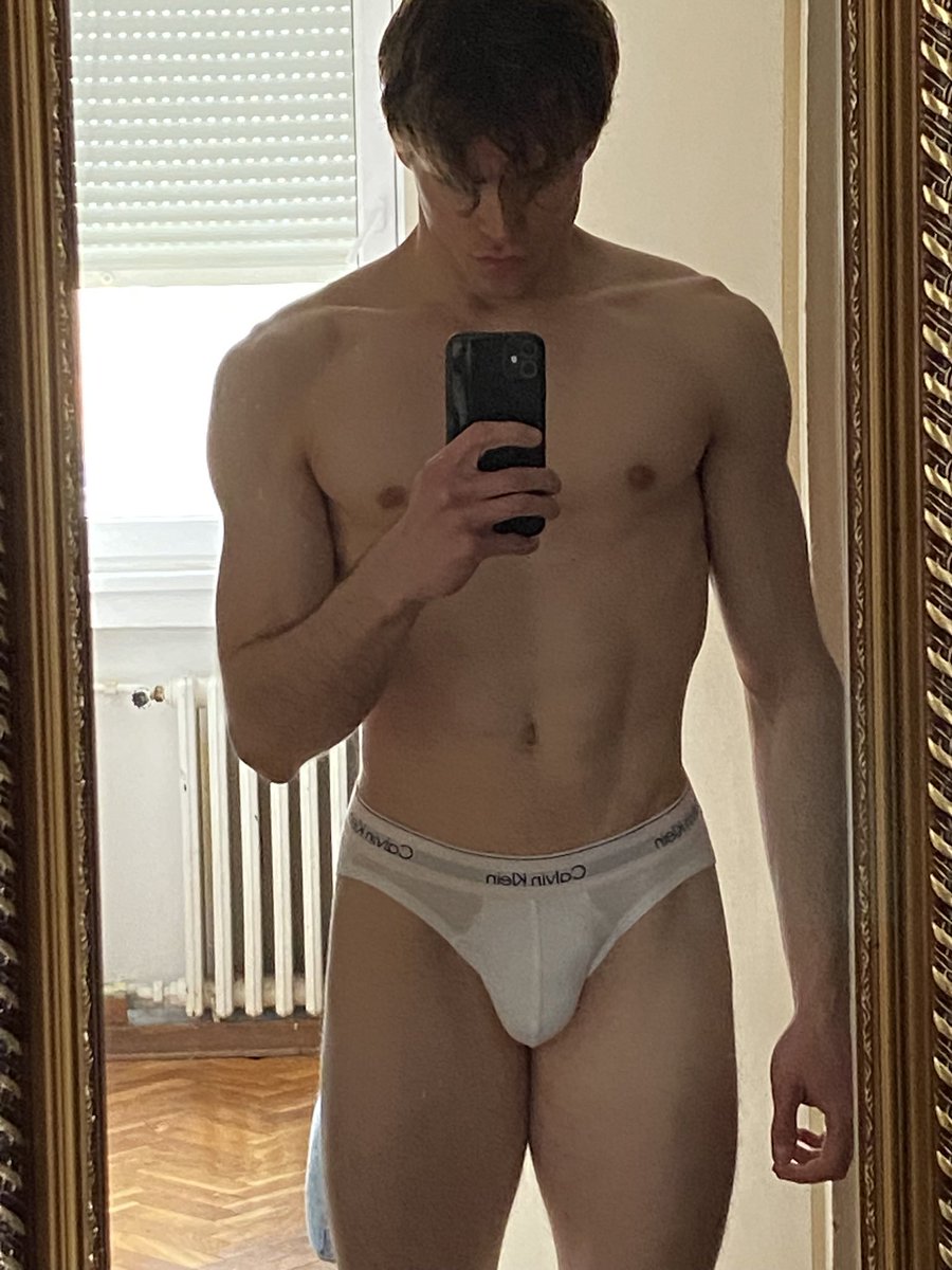 thejohnnyrud's tweet photo. a year and a half ago https://t.co/JKS6k06obr