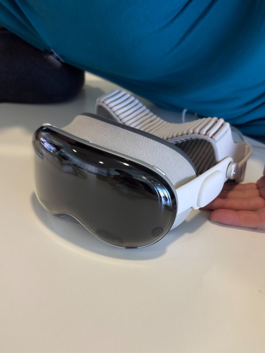 _maiviz's tweet photo. @Apple you made the future. https://t.co/iiVSKOWgTH