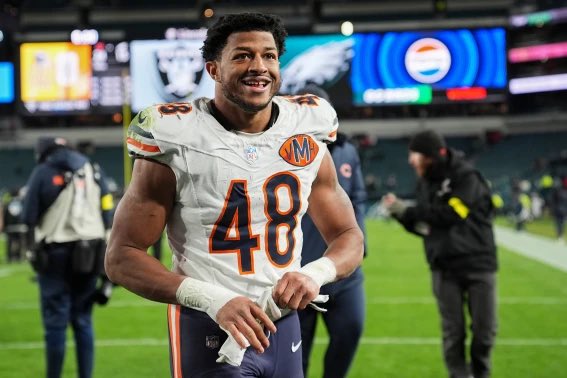 MikeGarafolo's tweet photo. #Bears are bringing back LB D’Marco Jackson on a 2 yr, $7.5 million deal worth up to 10.5 million, sources tell The Insiders. https://t.co/09qRUUsfP1