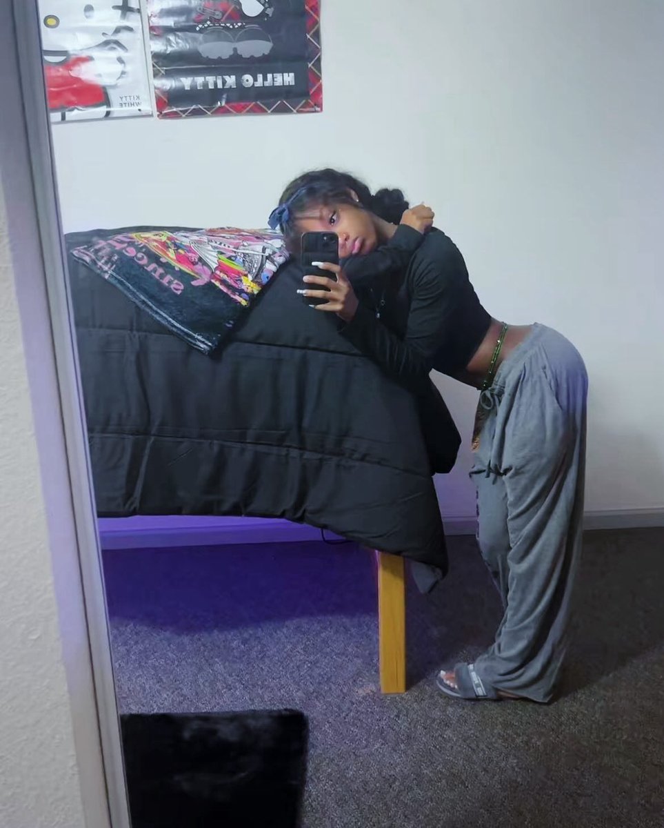 5cxbvs6k29's tweet photo. I love being a young sexy ass bitch. #youngho https://t.co/bHLzQqsAdT