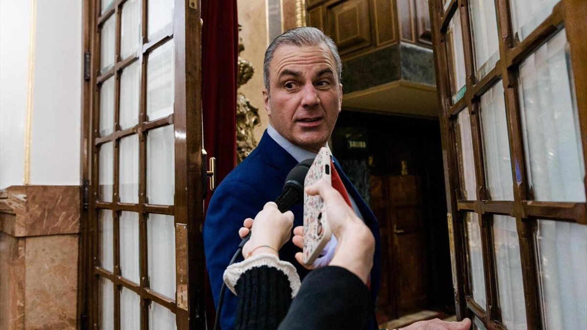 🔴🗣 #DIRECTO | Ortega Smith denuncia a Vox y habla de "dictadura": "Mandan cuatro empresarios fracasados que están ganando mucho dinero" dozz.es/1efht4