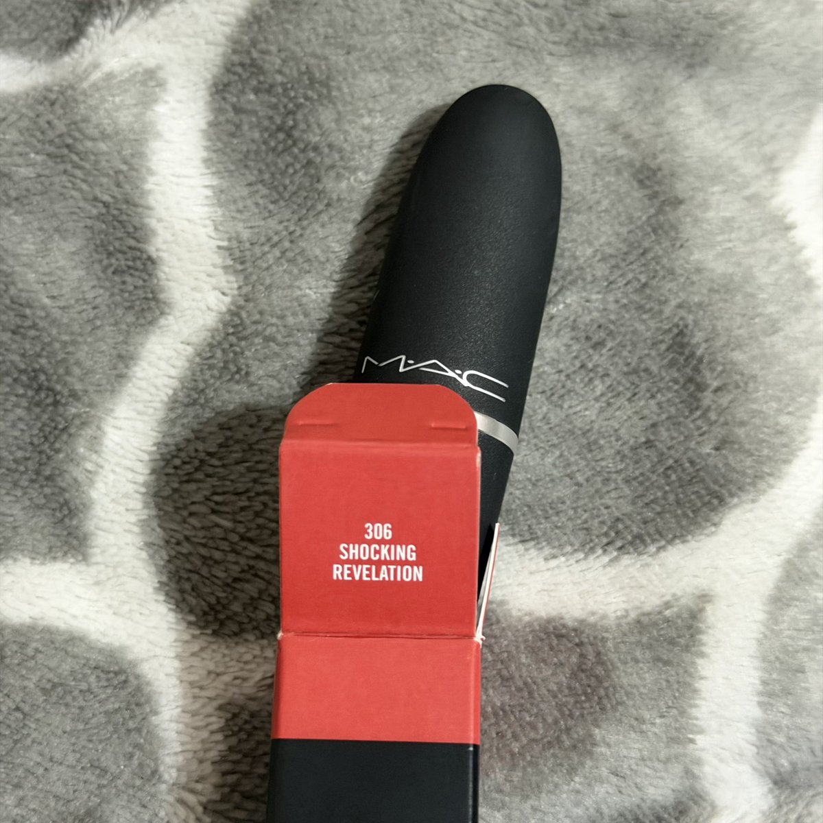 re to the re tweet media