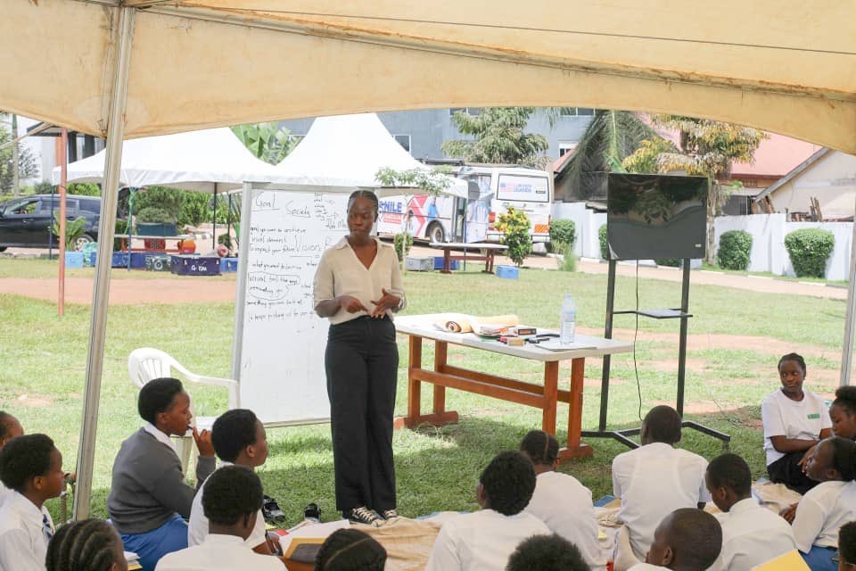 The Nile Explorer Bus 6.0 tweet media