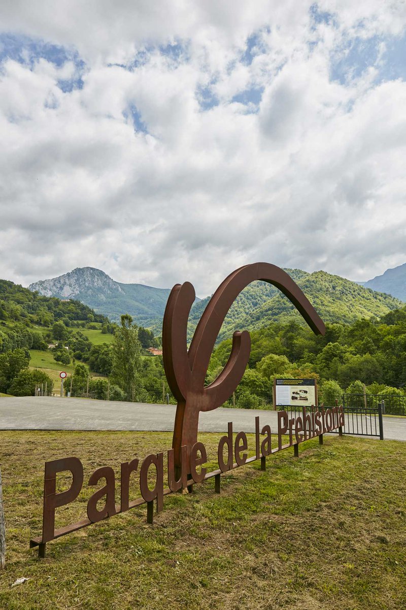 ParqPrehistoria's tweet photo. 👩‍🏫👨‍🏫¡Profes! Jornada de Puertas Abiertas al Parque el próximo 12 de marzo, a las 15:30 horas. 

✍️Necesario inscripción previa en reservas@turismoycultura.asturias.es. https://t.co/b0ESdttx40