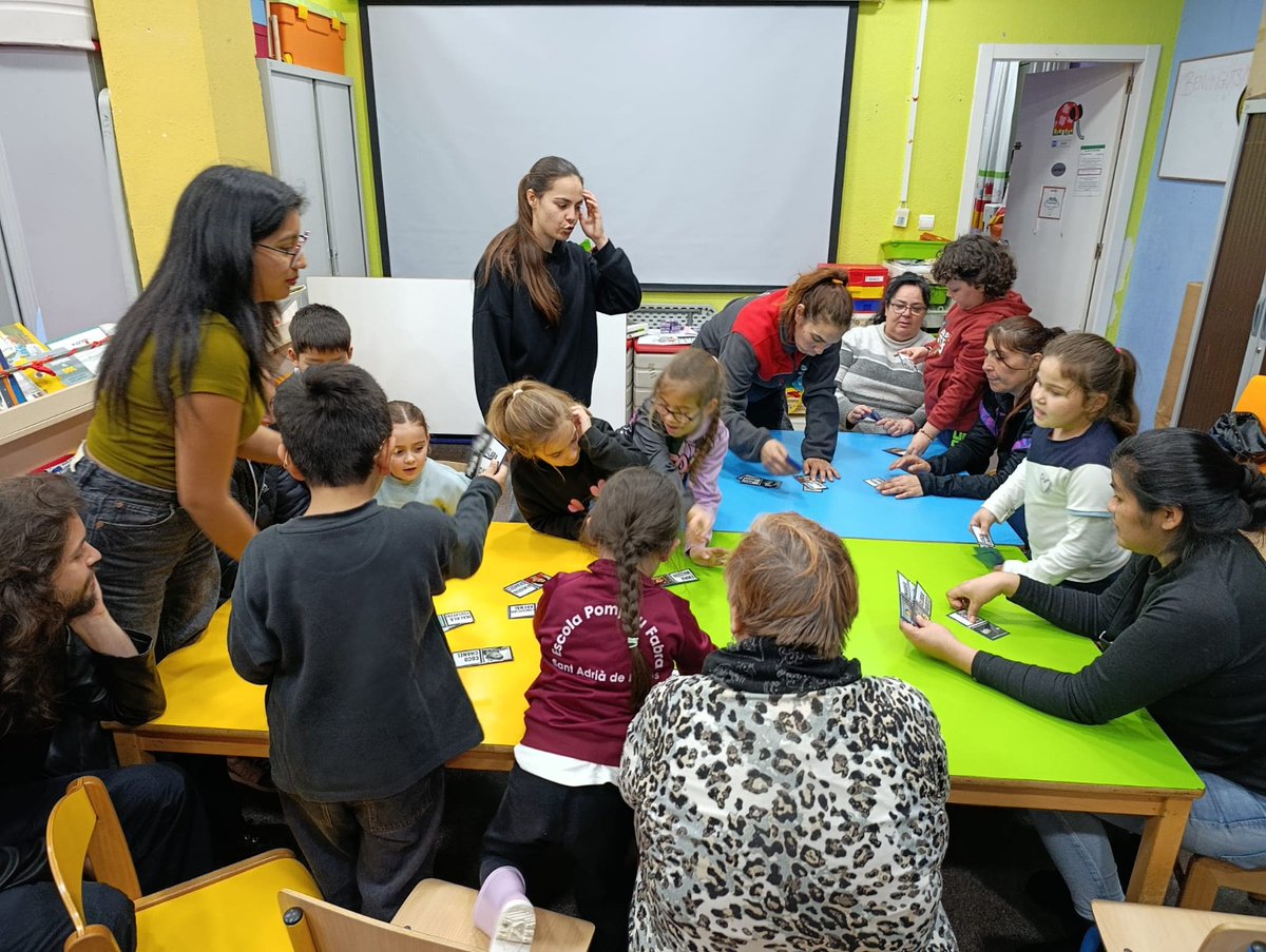 Fundperetarres's tweet photo. 💜 Aprofitem el #8M per treballar pedagògicament amb les #famílies la #igualtat i aproximar-nos a #referents femenins positius! #EducarActuarTransformar #transformaciósocial https://t.co/hfY72rzBFY