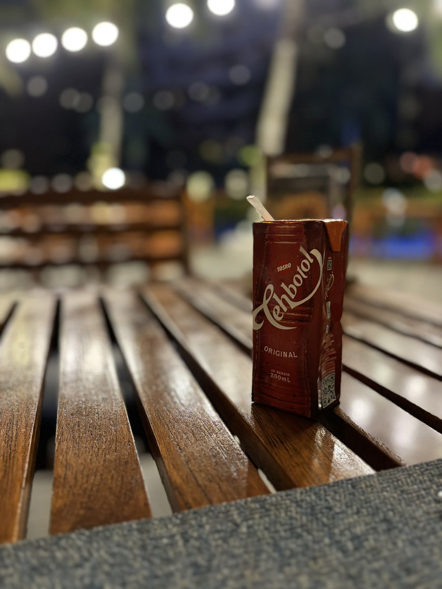 waterbasedman's tweet photo. Buka puasa dulu gesss https://t.co/s9pu2ji4jq