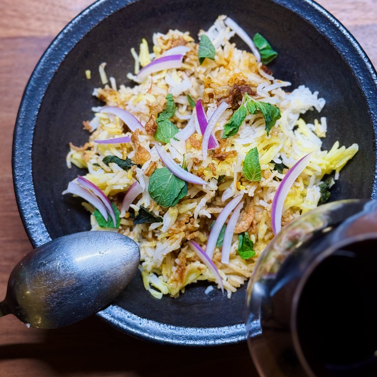 cosk's tweet image. 自分も長いことやってるけどやっぱり弾き語り、特にギターはモロに実力が出るなあと改めて思った
歌と演奏、そして演出力、何も盛れないから生身の人間が見える

#biryani #ビリヤニ #cooking #クッキング