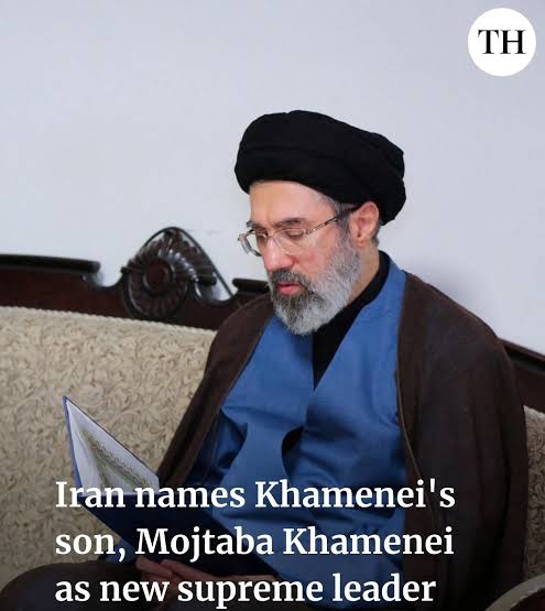 وزیر اعظم ، صدر ، دفتر خارجہ اور حکومت پاکستان کے ٹوئٹر اکاؤنٹ مکمل خاموش ہیں🖐️ 
مجتبیٰ خامنائی کو ڈونلڈ ٹرمپ کے ڈر سے سپریم لیڈر بننے کی مبارکباد ابھی تک نہیں دی ۔
اتنا ڈر امریکہ کا اتنا خوف ٹرمپ کا