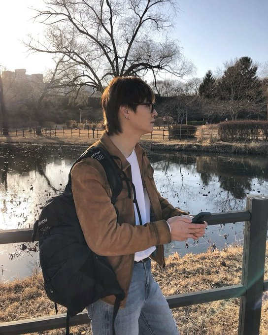whodeff's tweet photo. i was honestly so worried about him, but seeing jaebeom glowing like this is the biggest relief. we missed you so much, jaebeomie! please stay healthy and happy forever...
@jaybnow_hr #JAYB #제이비 https://t.co/0GN8Wb1BdT