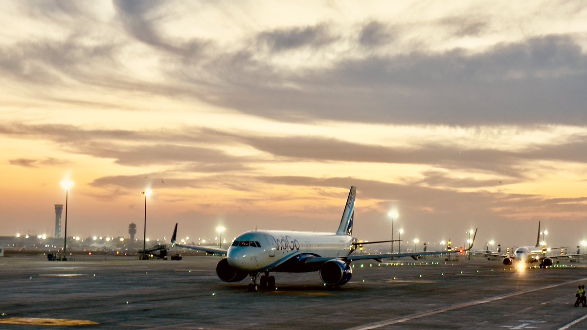 rneelmani's tweet image. Just an ordinary touchdown with an extraordinary backdrop! #Evening #Colours