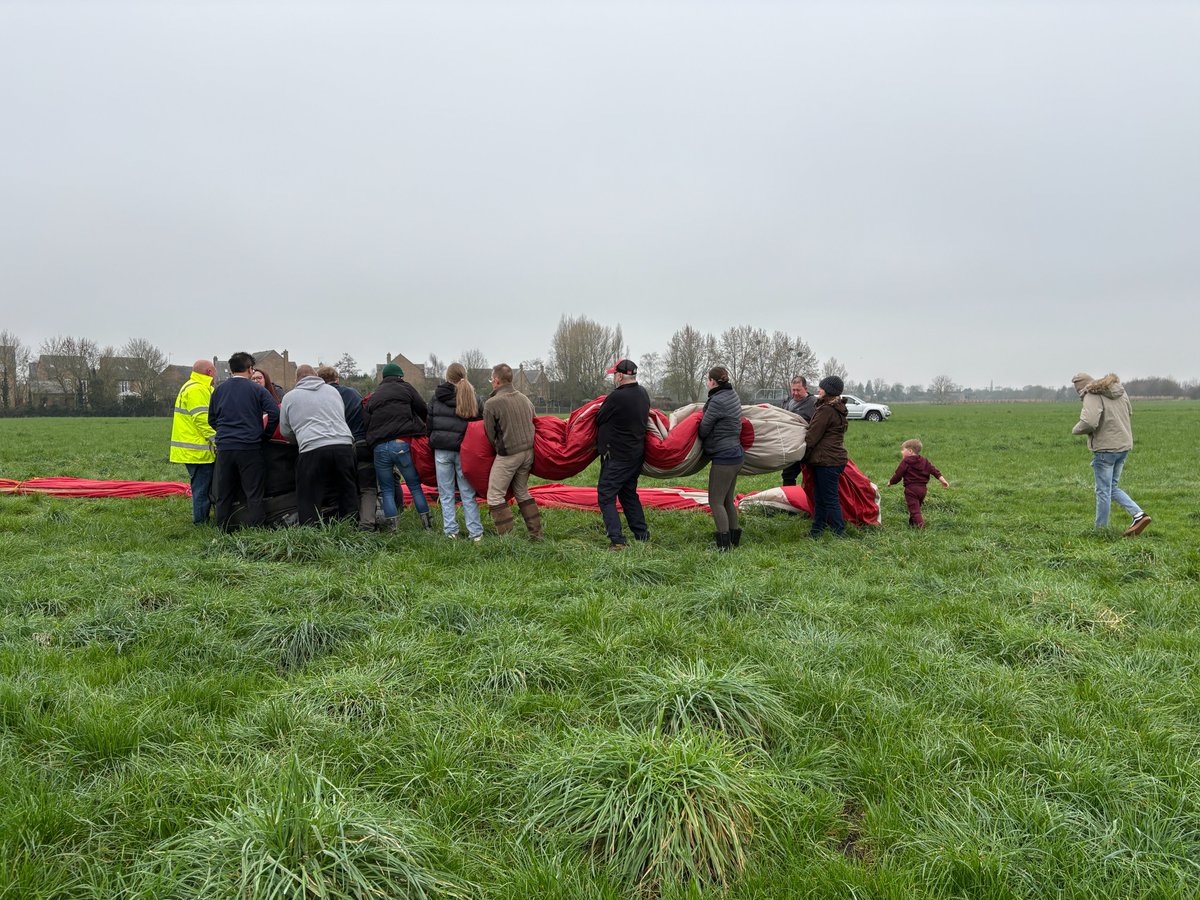 Flying Adverts tweet media