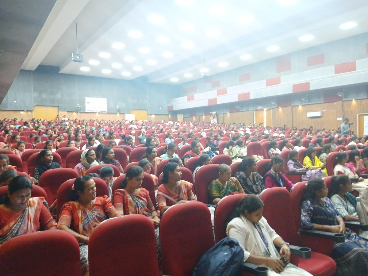 મહિલા અને બાળ વિભાગ સાથે સંકલન દ્વારા ૮ માર્ચ આંતરરાષ્ટ્રીય મહિલા દિવસની ઉજવણી નિમિતે મહિલા સંમેલન અને પ્રોત્સાહન કાર્યક્રમ યોજાયો તેમજ કાનૂની સેવા સત્તા મંડળ દ્વારા મહિલાઓ માટેની વિવિધ યોજનાઓ અને કાયદાકીય માહિતી અંગે બહેનોને માર્ગદર્શન આપ્યું.