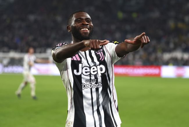 NMercato24's tweet photo. 🚨⚪⚫ Juve, Boga ha convinto: si avvicina il riscatto dal Nizza 🔜
#Calciomercato #9marzo https://t.co/Miu9ZMeUt8