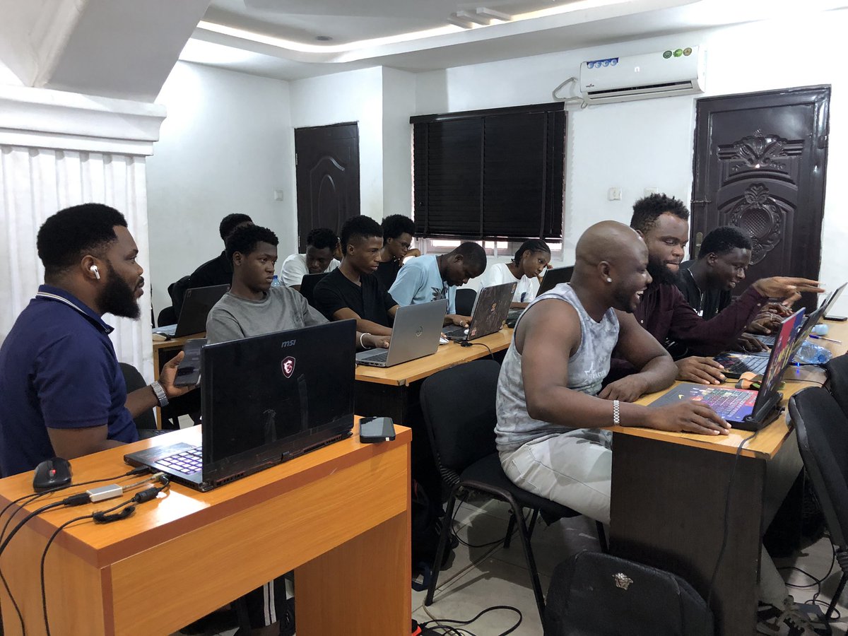 Earlybell tweet media