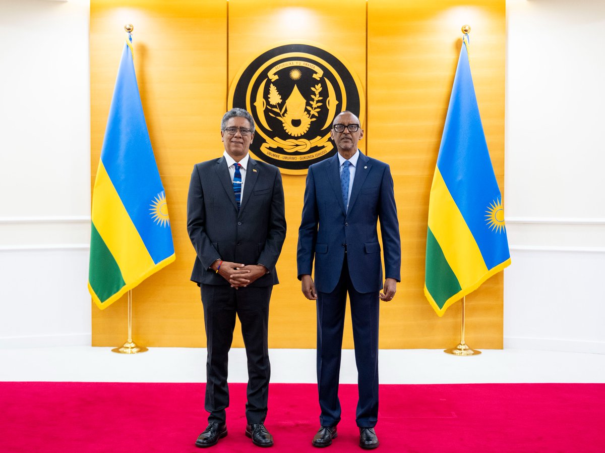 ColombiaEnKenya's tweet photo. #EstrategiaAfrica avanza. Embajador @plcortesr presentó Cartas Credenciales ante el Presidente de Ruanda @PaulKagame como Embajador de Colombia ante la República de Ruanda @CancilleriaCol @ViceColombia https://t.co/oReBmUMaIh