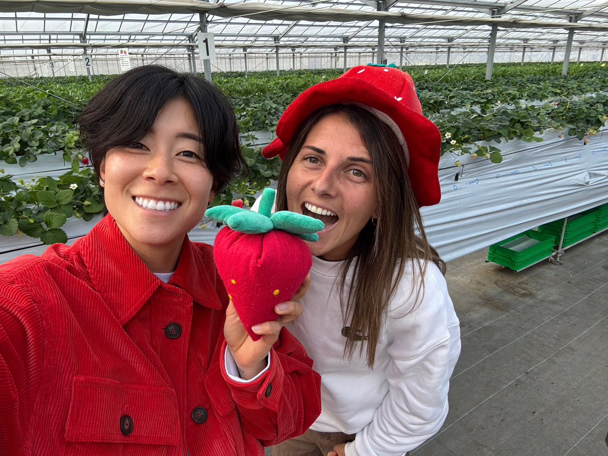 2月のOFFでパオ初めてのいちご狩りへ🍓
日本での初めてがたくさんあって、
どれも興味深々でかわいいパオ☺️
日本語も上手すぎてもう日本人です。笑