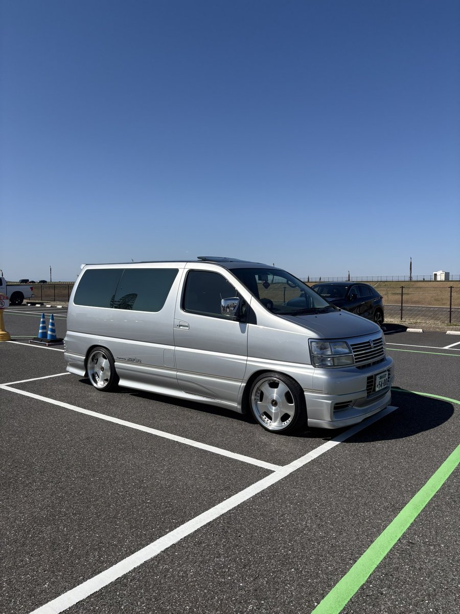 こーへー tweet media