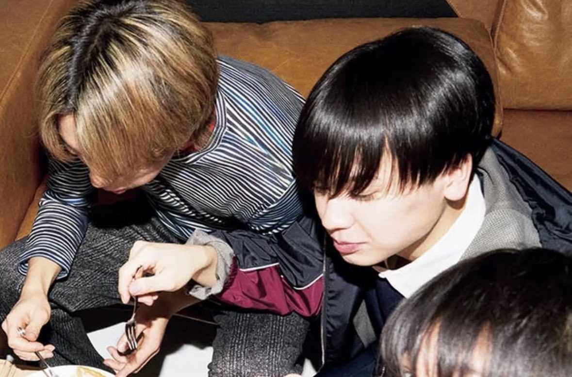 ソウタに置いてるマナトの肘

#ソウマナまんなかバースデー