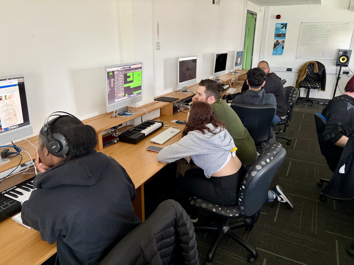 Kingston College tweet media