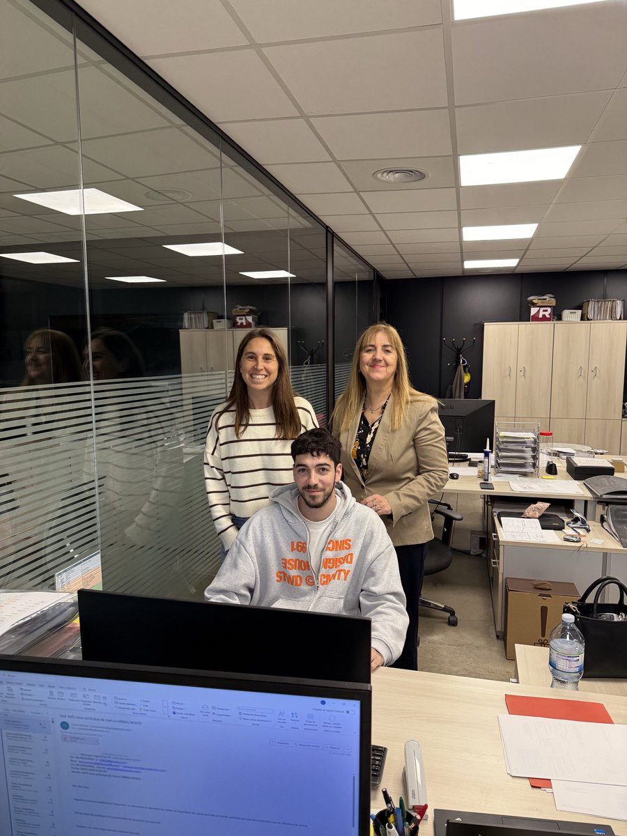 AdmNorfeuRoses tweet media