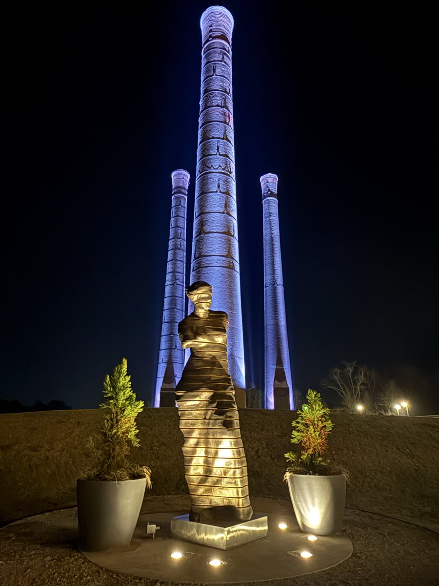 sal277's tweet photo. Pit stop at Caesars Virginia. https://t.co/Vm0mHg7Qlz