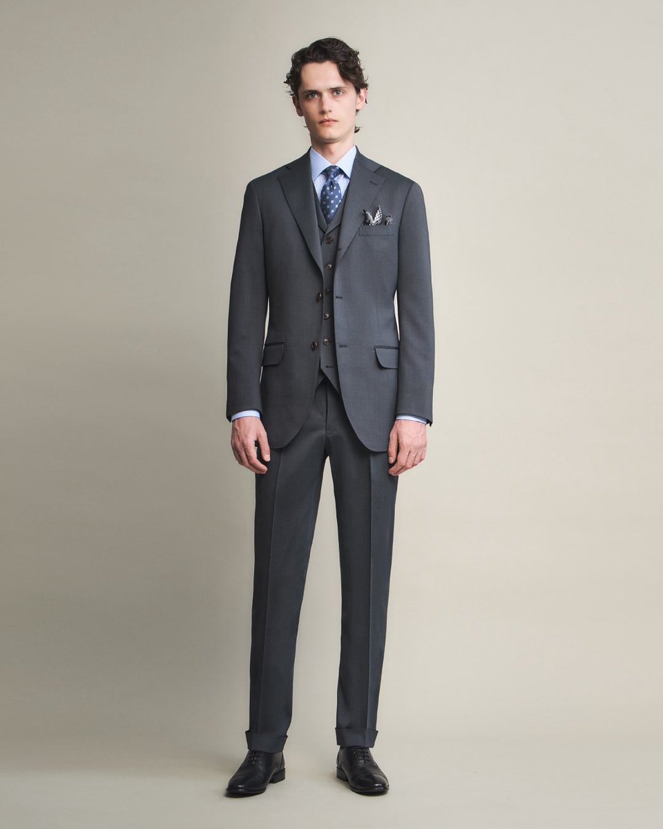 オーダースーツDIFFERENCE tweet media