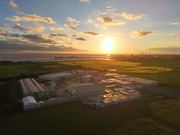 IntegraBuild's tweet image. A spring sunset over Integra HQ, captured by the brilliant Craig Marriott. 📸

The lighter evenings are starting to arrive and the site was looking particularly good in the last of Friday’s sunshine.

Thanks Craig for another great shot!  👍

#MakeItModular