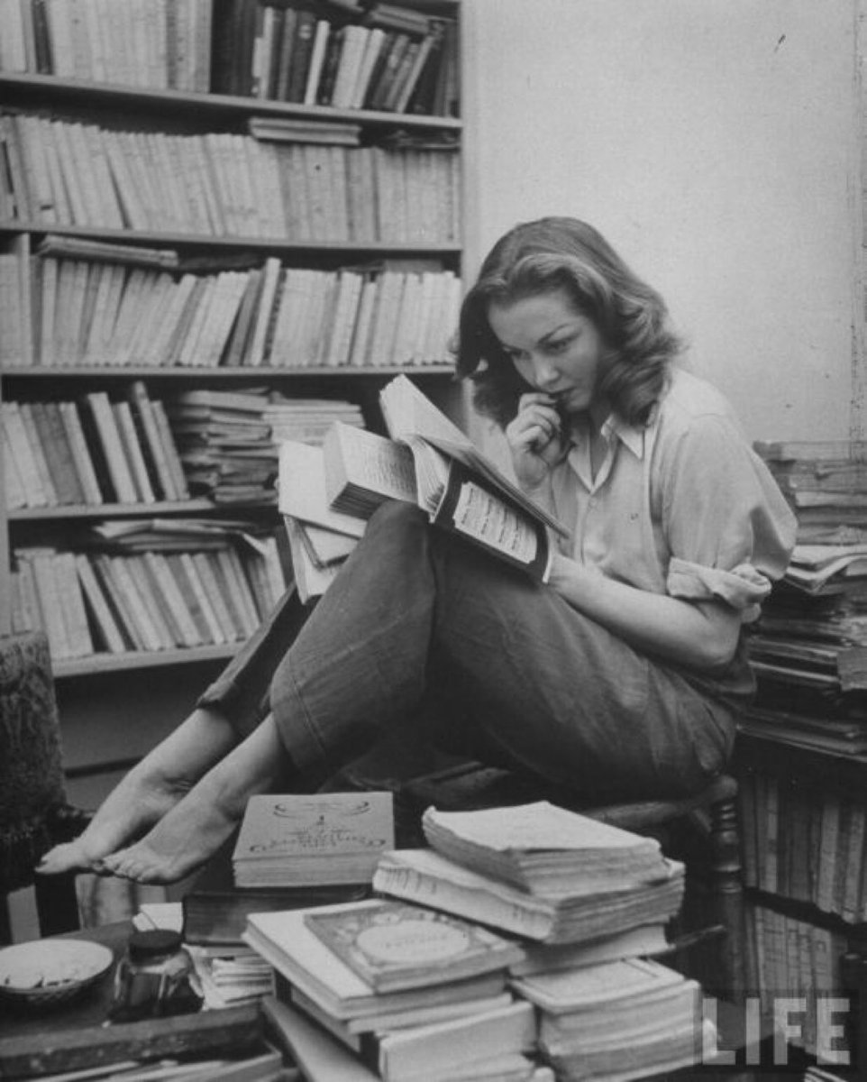 “Ve sonunda içini dökebileceğini hissettiğin birini bulduğunda, dilinden dökülen kelimelere şok olursun.”

— Sylvia Plath