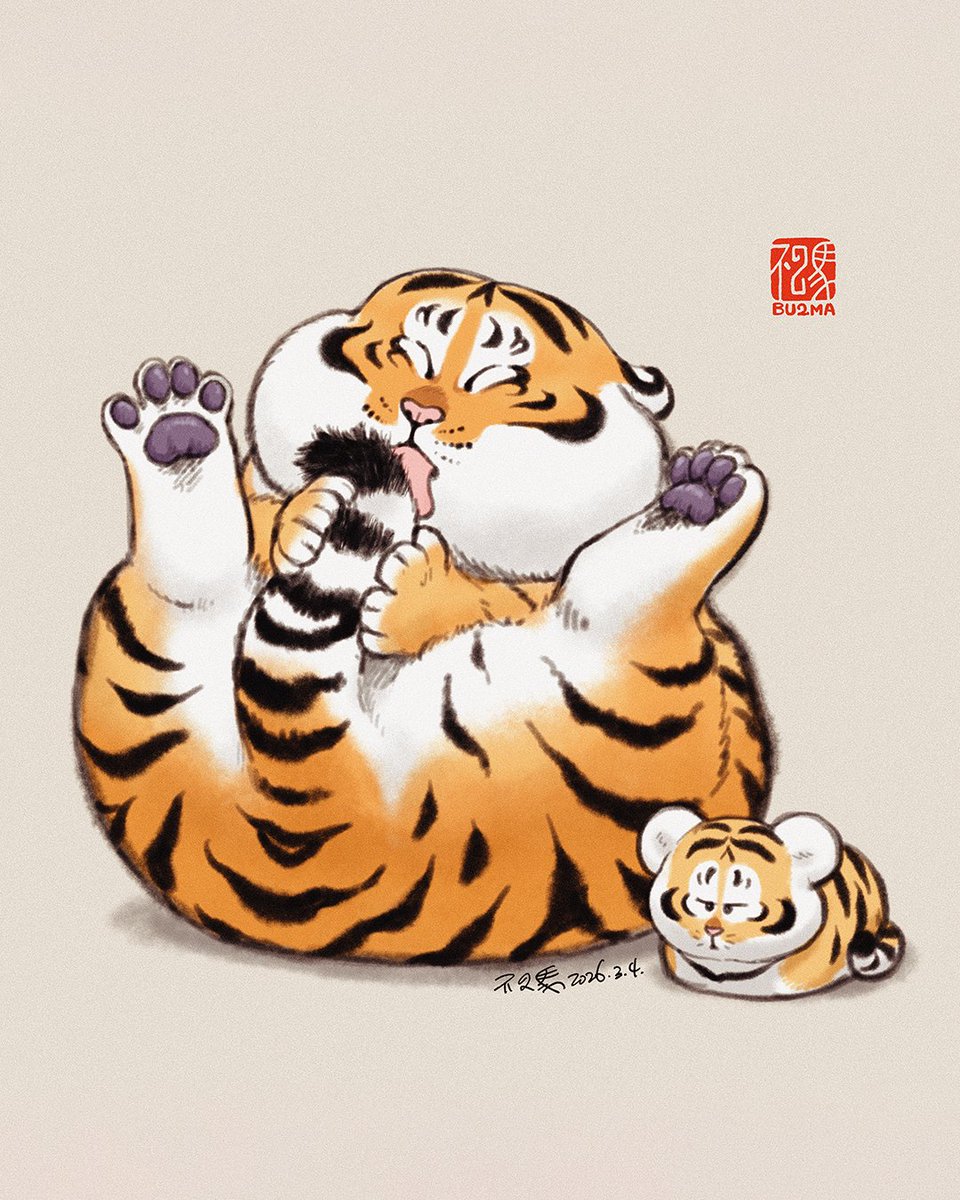 bu2ma's tweet photo. Classic Dad, all about the grooming, zero about me.

#AlexandertheFatTiger https://t.co/zylzH1GuxT