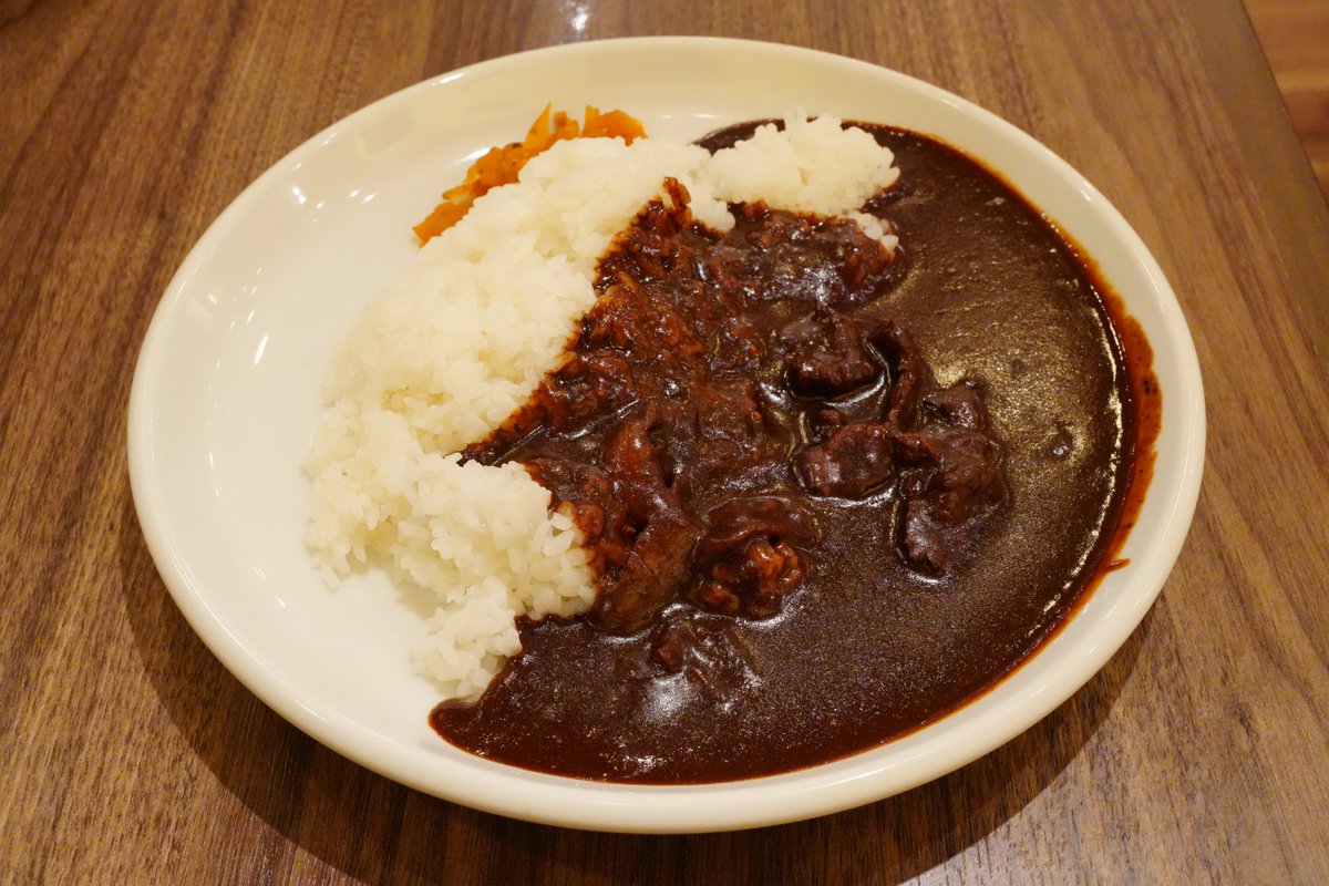 BUBBLE_B's tweet photo. ここで、チェーン店の「黒いカレー」を比較してみましょう。
・船場カリー
・トマト＆オニオン
・ふらんす亭
・吉野家 https://t.co/5dAxG2qfBY