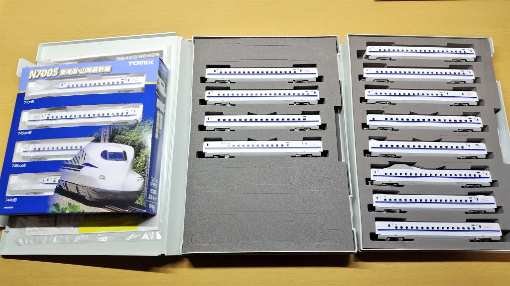 AKE_Center's tweet image. KAT○の321か、T○MIXの207を買おうと思ってキッズランドへ行ったのに…

なんでこうなっちゃったんだろう？🙃
#buynow