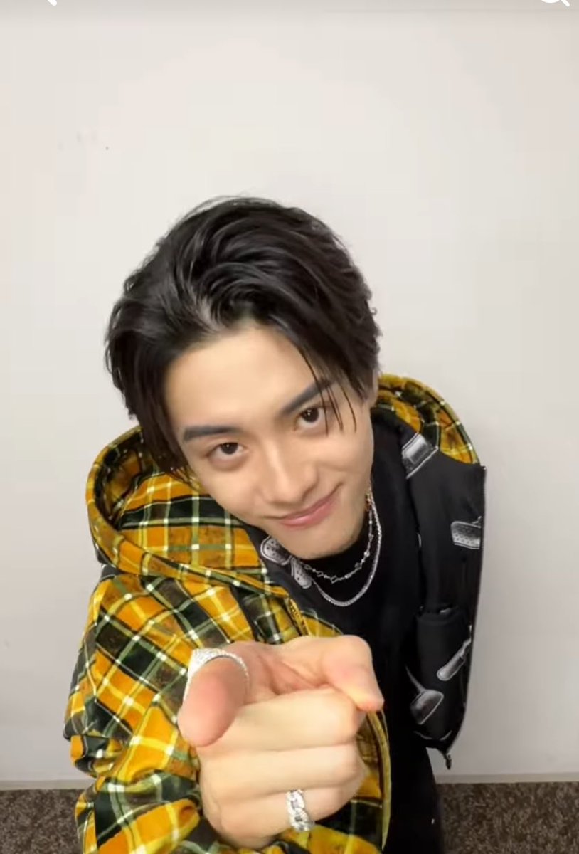 monakana171's tweet photo. IsYouに100パーセントの気持ち届け〜届け〜 #キミに100パーセント https://t.co/a8qG96j8OS @YouTubeより
フリーイベント衣装！
忙しい中めちゃくちゃ可愛い
動画を撮ってくれてほんと優しくて
可愛い💜🎈100%の気持ち届いたよ♡
ありがとう😆
#TOBE_ISSEI #ISSEI_SKRYU_Perfect 
#IsYou https://t.co/EyfYCch94E