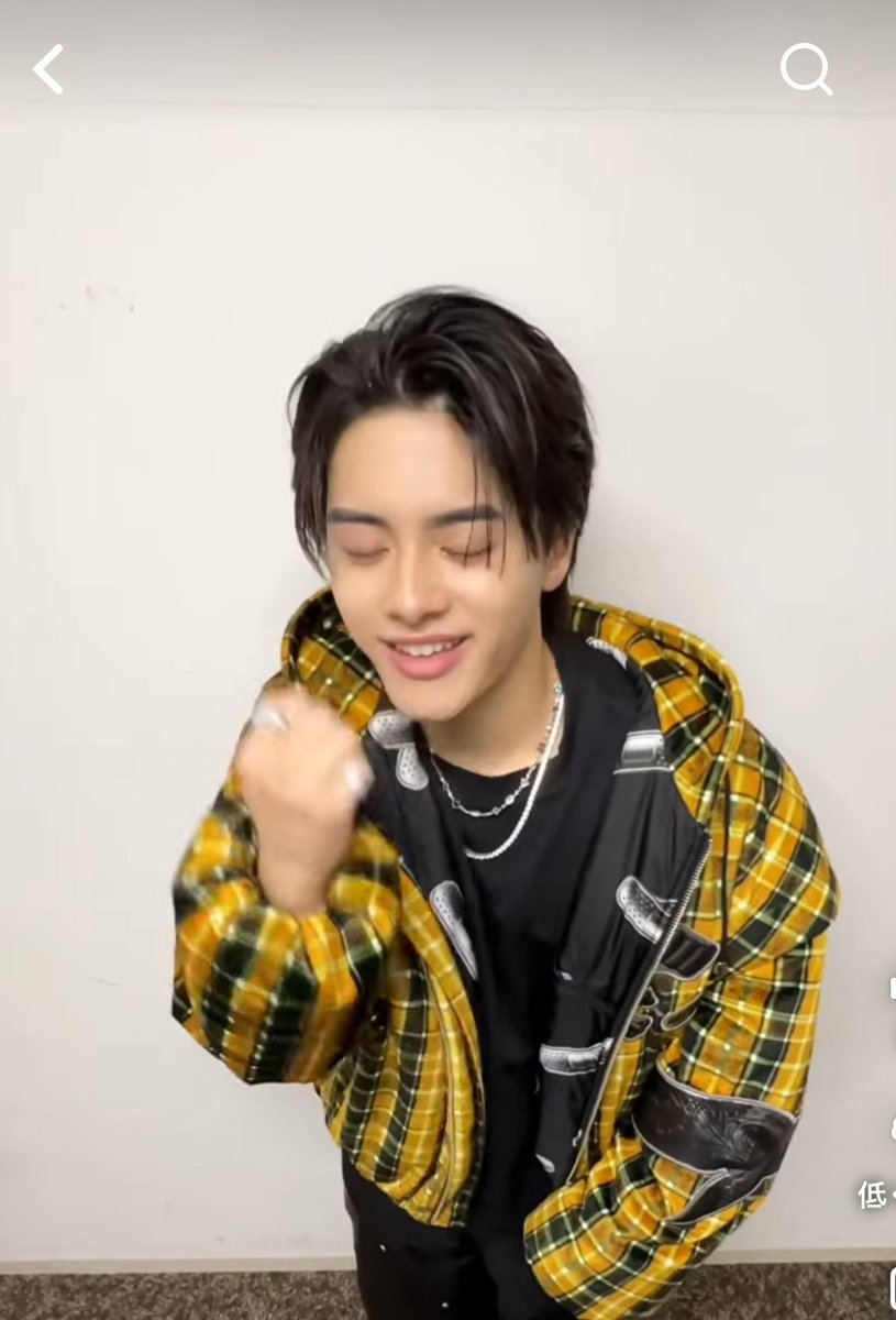 monakana171's tweet photo. IsYouに100パーセントの気持ち届け〜届け〜 #キミに100パーセント https://t.co/a8qG96j8OS @YouTubeより
フリーイベント衣装！
忙しい中めちゃくちゃ可愛い
動画を撮ってくれてほんと優しくて
可愛い💜🎈100%の気持ち届いたよ♡
ありがとう😆
#TOBE_ISSEI #ISSEI_SKRYU_Perfect 
#IsYou https://t.co/EyfYCch94E