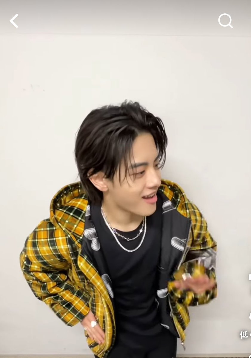 monakana171's tweet photo. IsYouに100パーセントの気持ち届け〜届け〜 #キミに100パーセント https://t.co/a8qG96j8OS @YouTubeより
フリーイベント衣装！
忙しい中めちゃくちゃ可愛い
動画を撮ってくれてほんと優しくて
可愛い💜🎈100%の気持ち届いたよ♡
ありがとう😆
#TOBE_ISSEI #ISSEI_SKRYU_Perfect 
#IsYou https://t.co/EyfYCch94E