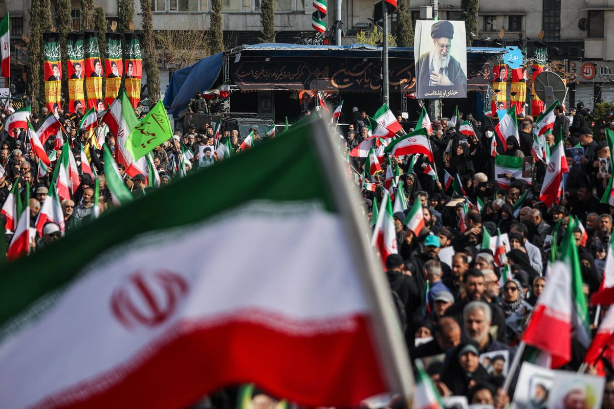 AJEnglish's tweet photo. People gather in Tehran to support Iran’s new supreme leader.

🔴 LIVE updates: https://t.co/fPhcqlSQgD https://t.co/ZfeKLLWNCN