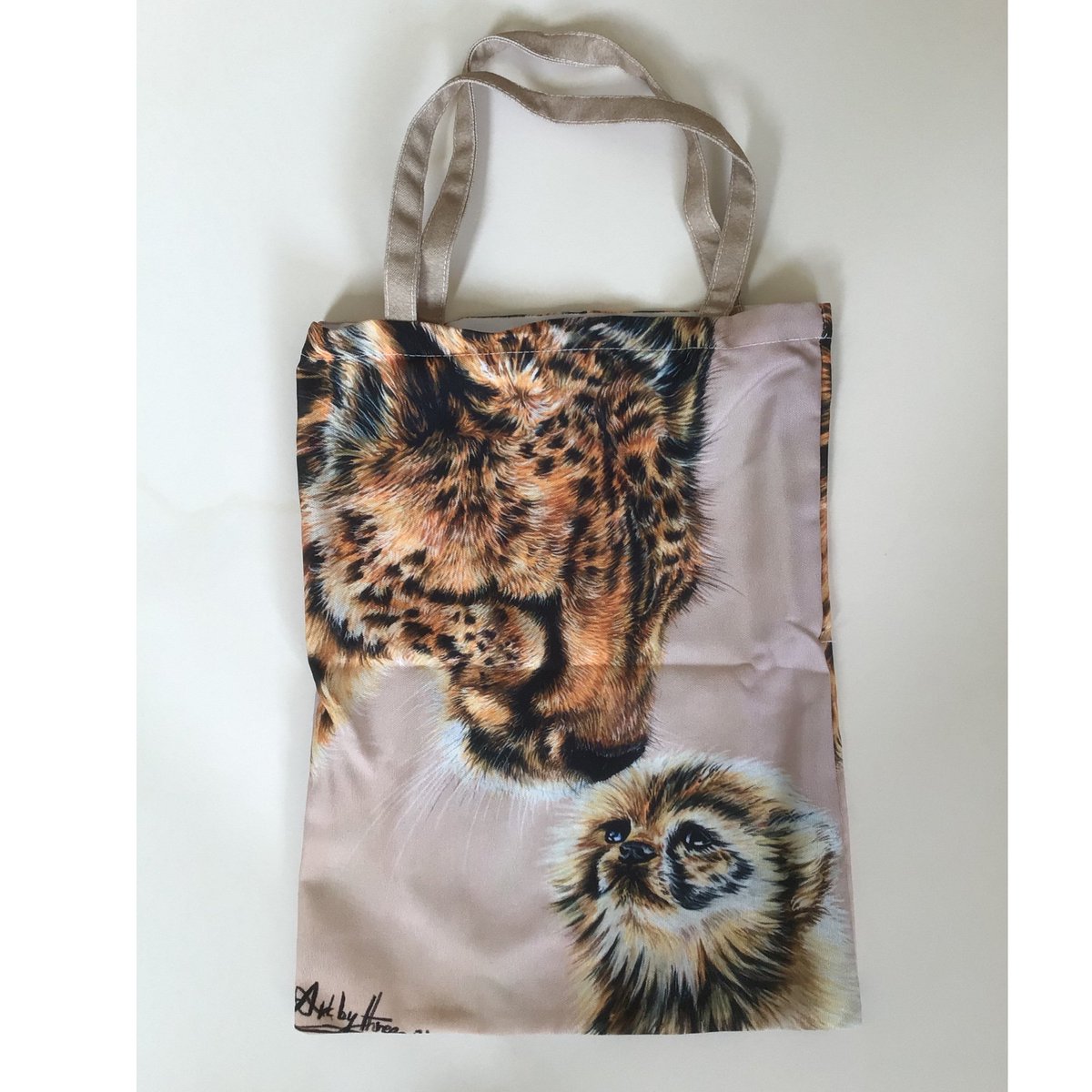 artbythree's tweet photo. This makes a lovely bag for #mothersday. Put all your other gifts in it too! Reusable rather than a paper bag!  https://t.co/hTddCn1FVN #mhhsbd #art #elevenseshour #thismorning #mondaymotivation #mondaymood #earlybiz https://t.co/IZDLlwMmfP