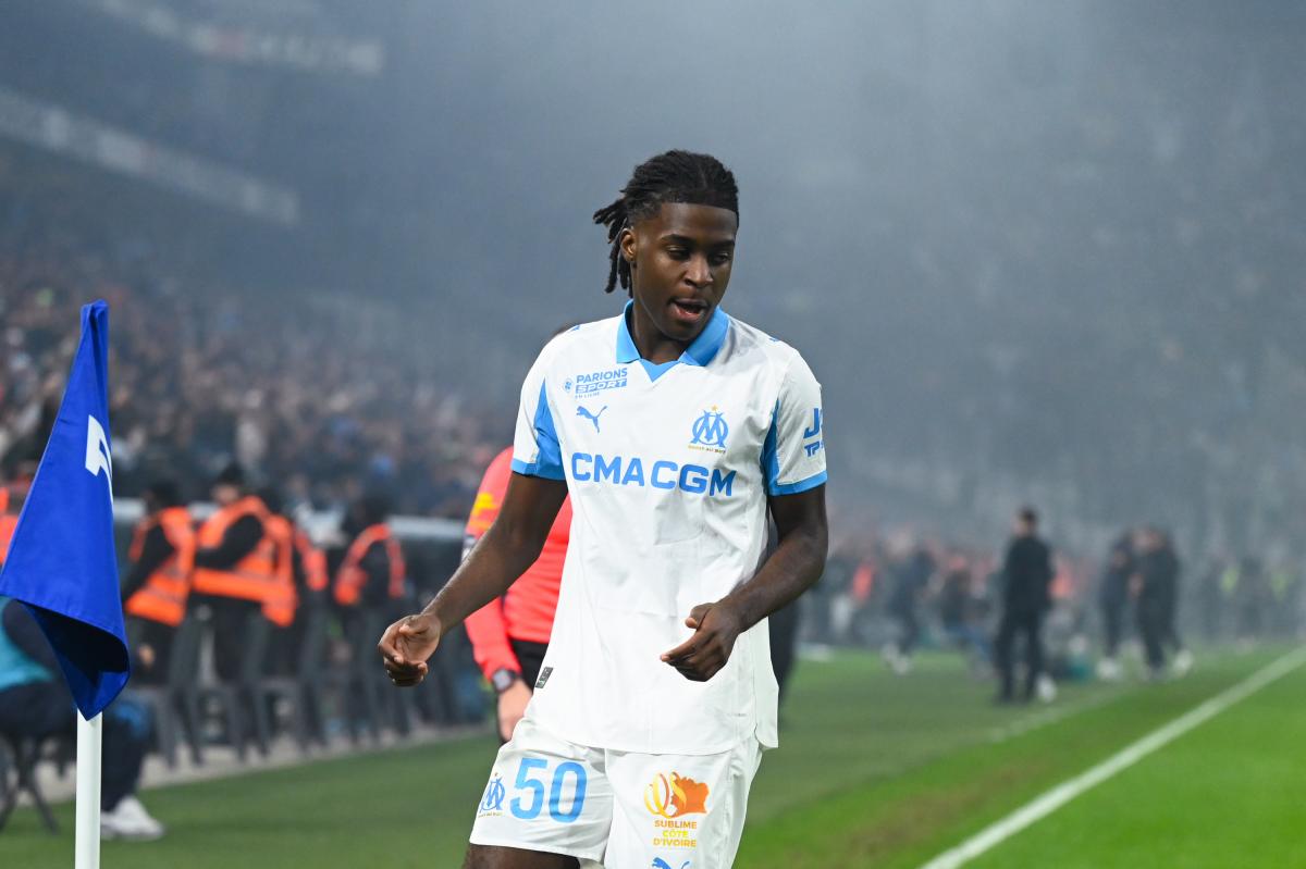 OManiaque's tweet photo. #ExOM

ROMA : Robinio Vaz 

👉2 rencontres sur le banc et deux entrées (19 minutes et 7  minutes)

SASSUOLO : Darryl Bakola

👉 0 minutes mais sur le banc https://t.co/fE0v8NxQbD