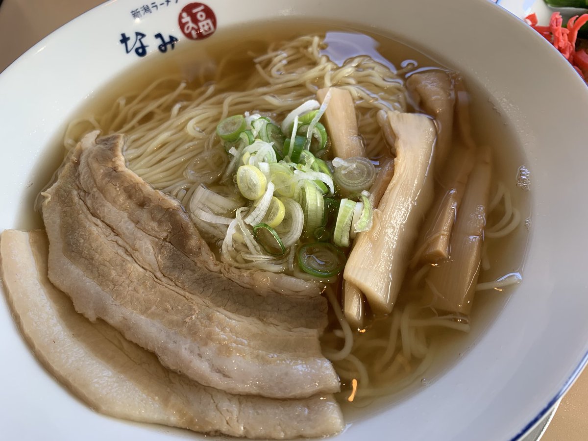 ksk_0605's tweet photo. 店員さんもラーメンも流れてる空気がとにかくやさしい🍜
ここには愛しかなかった✨
美味しかったです✨
ありがとう✨ https://t.co/77ajo5RwTc