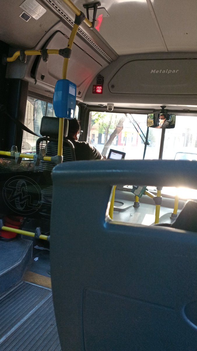 Hijo se descompuso mal en el colectivo. Los pasajeros avisaron al chofer, bajó a todos, estacionó y me llamó. Cuando llegué nos llevaron al hospital. 
GRACIAS a los pasajeros, al chofer Oscar González del 603, al <a href="/EmopMza/">Ente de la Movilidad Provincial</a> a y todos los que cuidaron a Lolo! 
#AmoMendoza