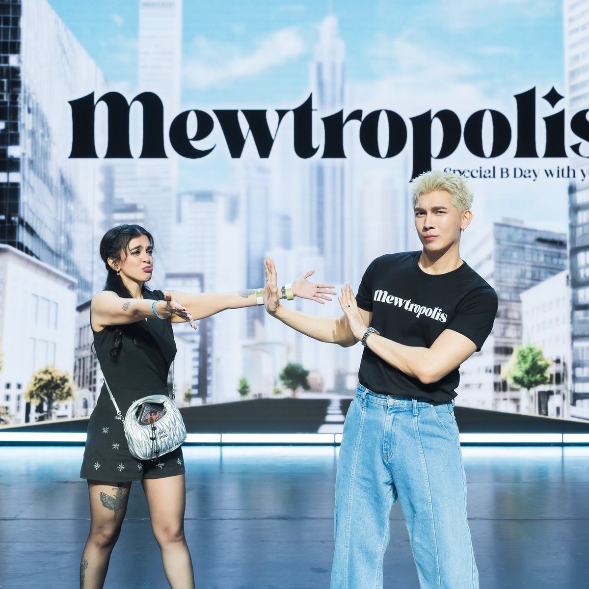 Shai-kah SAW SUHO & MEW TOGETHER ✨🍉 tweet media