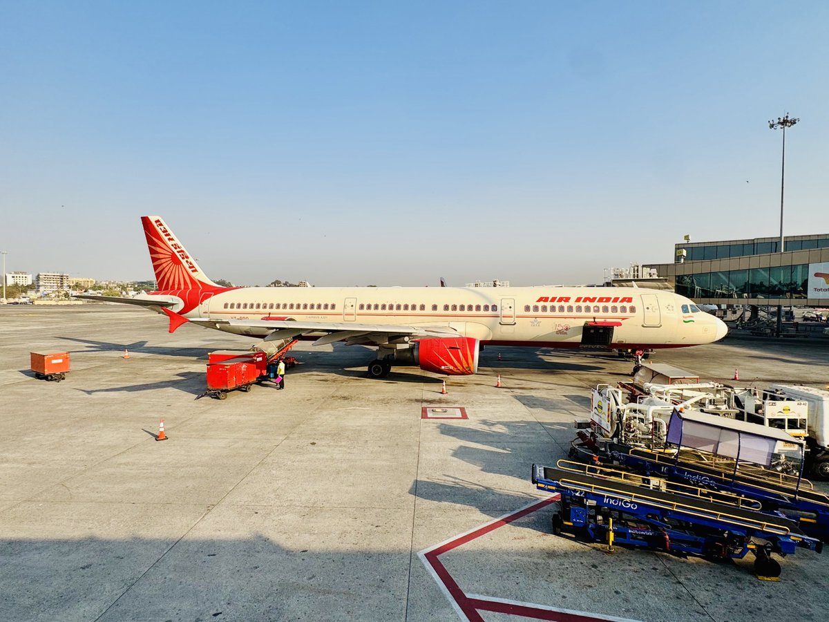 tweetpratikm's tweet photo. B-Roll #airbus #a321Ceo #lifeontheramp #cfm #cfm565B3 #AI681 https://t.co/85wJ420u5P