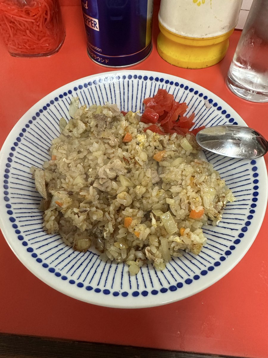 中間市の黒崎一番🍜ラーメン＋半チャーハン食べてきました🙇ラーメンは昔ながらの豚骨ラーメンで、チャーハンはボリューム有りで美味しかったです👍遠いけどまた行きます🫡ご馳走様でした🙏
＃豚骨ラーメン　＃北九州ラーメン　＃中間市　＃黒崎一番　＃中間市ラーメン　＃麺活　＃チャーハン